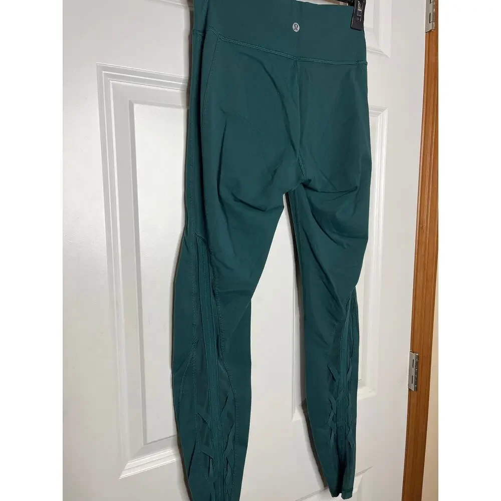 Lululemon Size 6 Criss Cross Back with Mesh Emerald Green Workout Yoga Gym - Picture 5 of 9